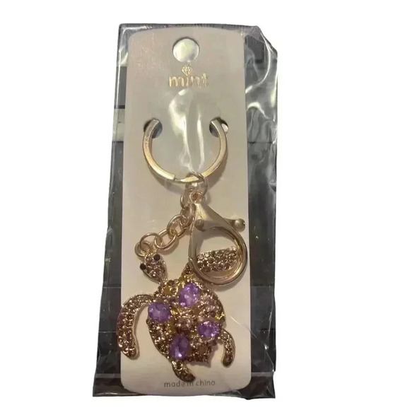 MINT GOLD PLATED SPARKER WITH PURPLE STONES TURTLE KEY CHAIN - Picture 1 of 1